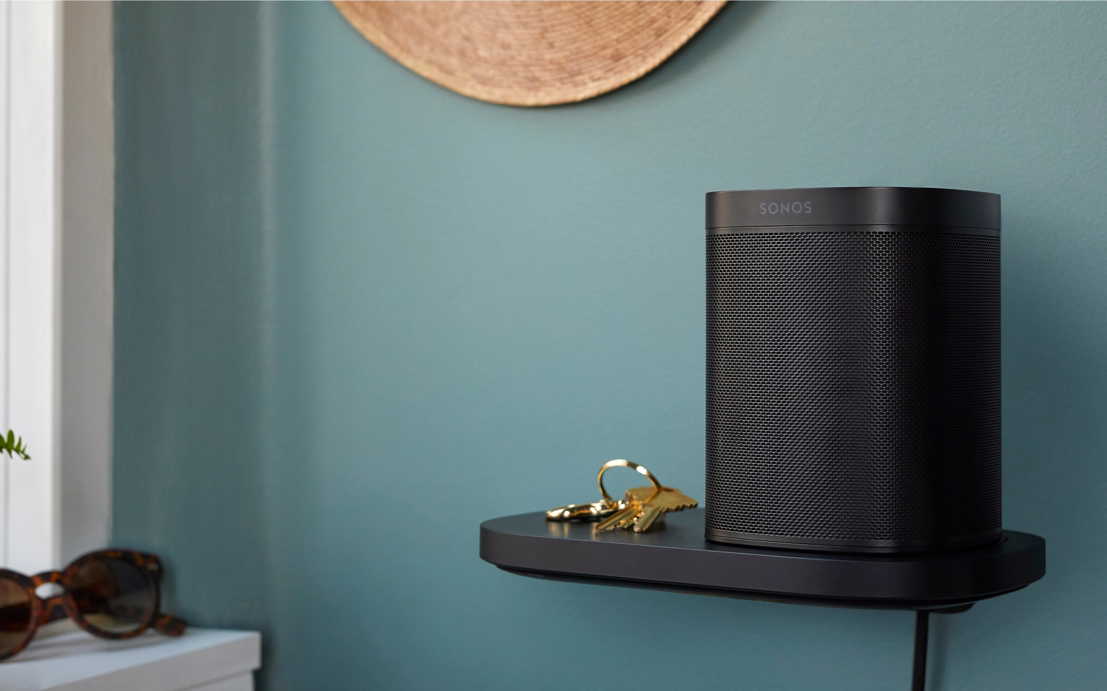 One SL Black teal wall